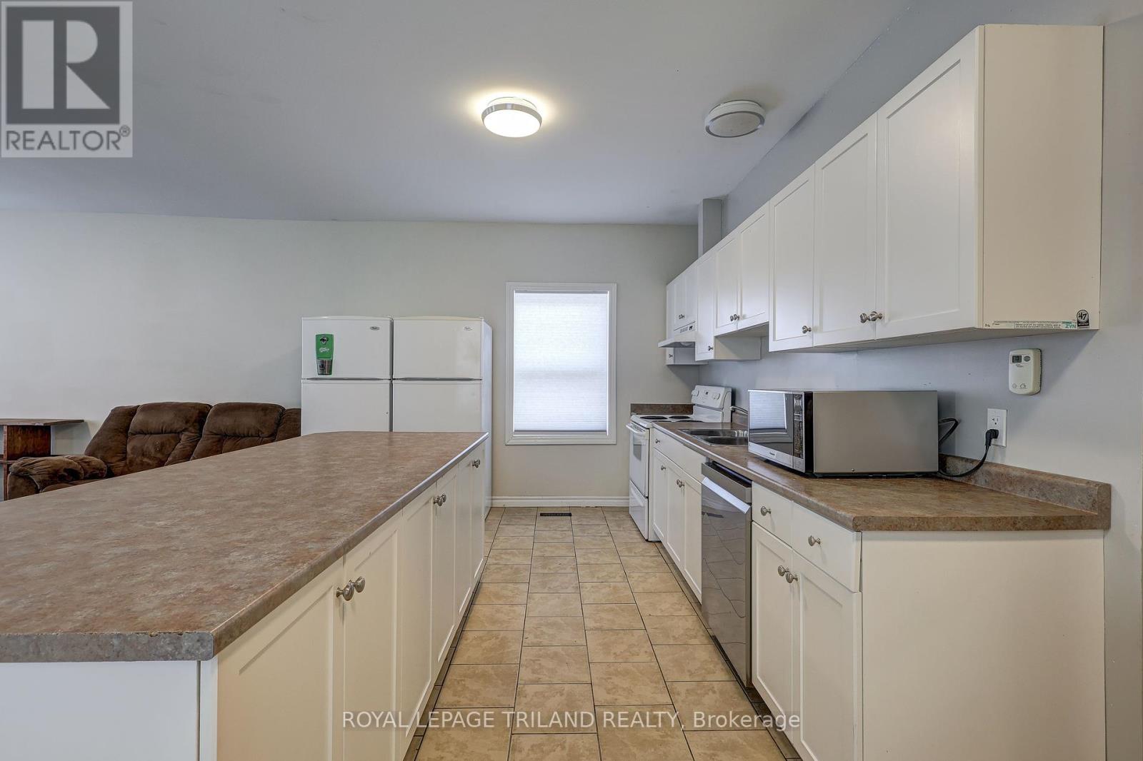137 Ann Street, London East, Ontario  N6A 1R2 - Photo 18 - X12411468
