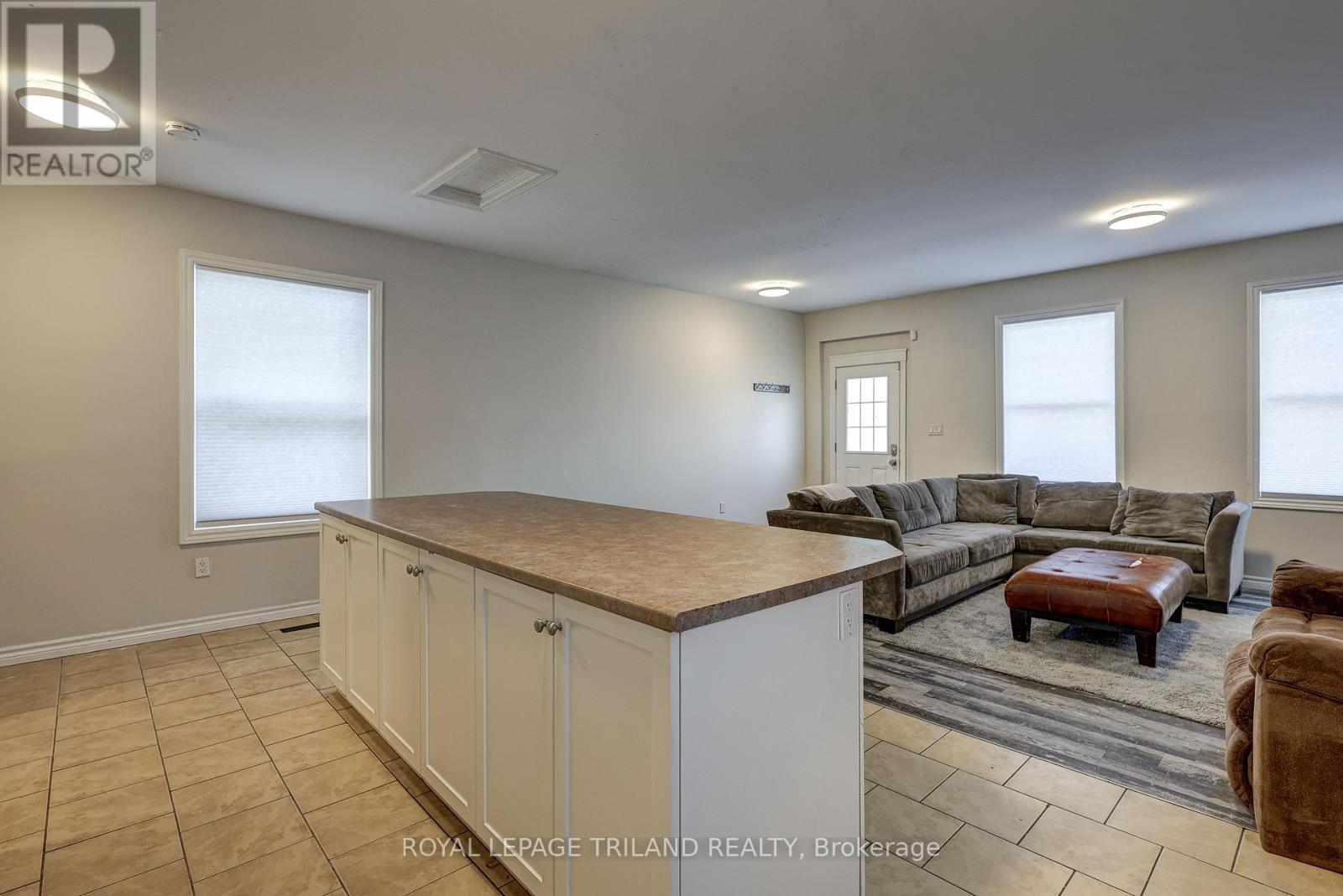 137 Ann Street, London East, Ontario  N6A 1R2 - Photo 24 - X12411468