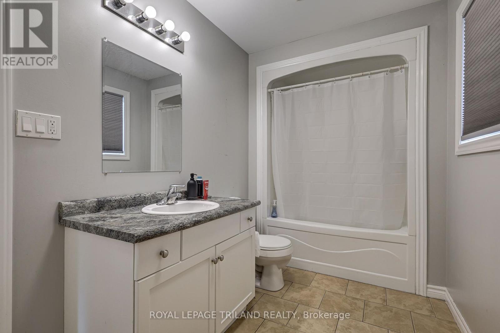137 Ann Street, London East, Ontario  N6A 1R2 - Photo 27 - X12411468
