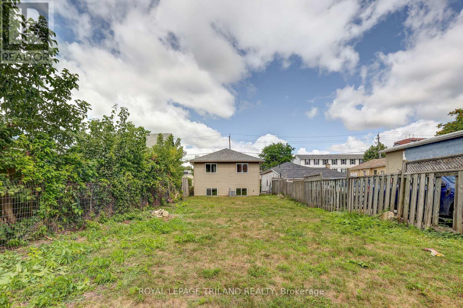 137 Ann Street, London East, Ontario  N6A 1R2 - Photo 39 - X12411468