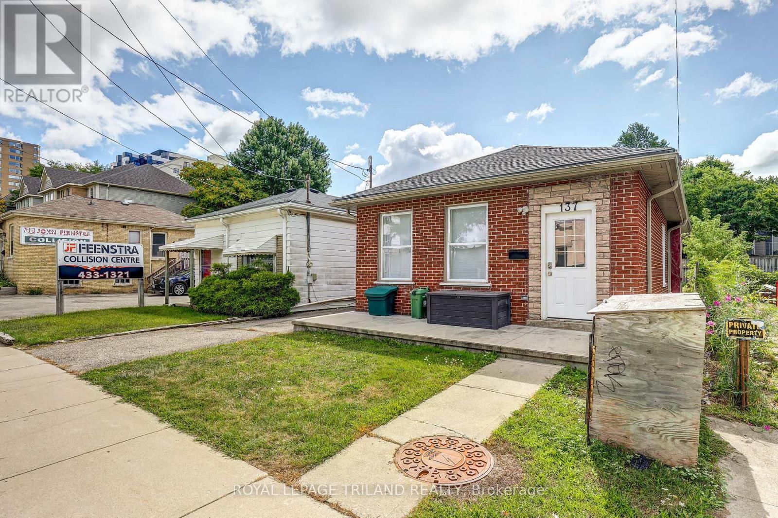 137 Ann Street, London East, Ontario  N6A 1R2 - Photo 5 - X12411468
