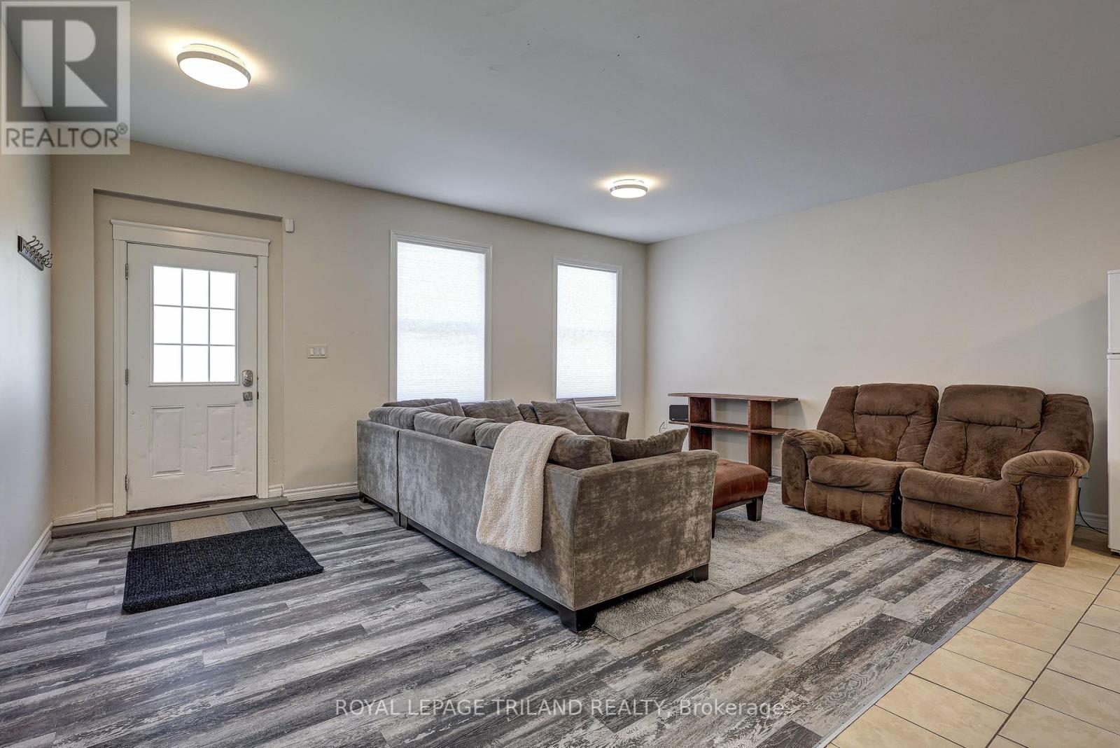137 Ann Street, London East, Ontario  N6A 1R2 - Photo 9 - X12411468