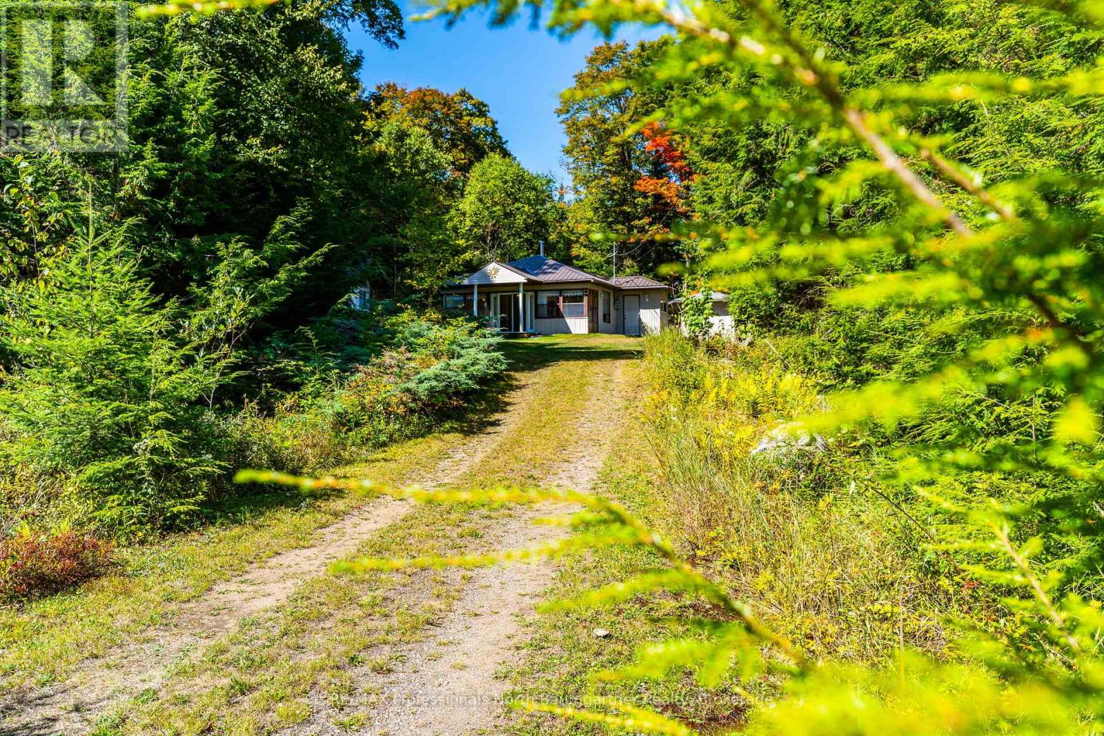 1566 West Settlement Road, Dysart Et Al, Ontario  K0M 1S0 - Photo 2 - X12411405
