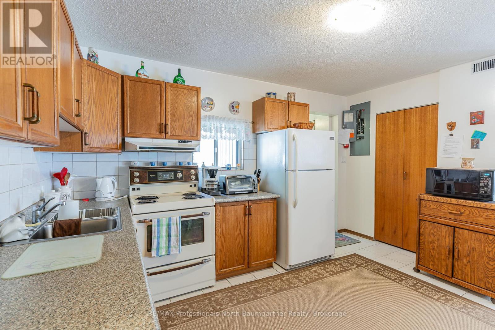 1566 West Settlement Road, Dysart Et Al, Ontario  K0M 1S0 - Photo 6 - X12411405