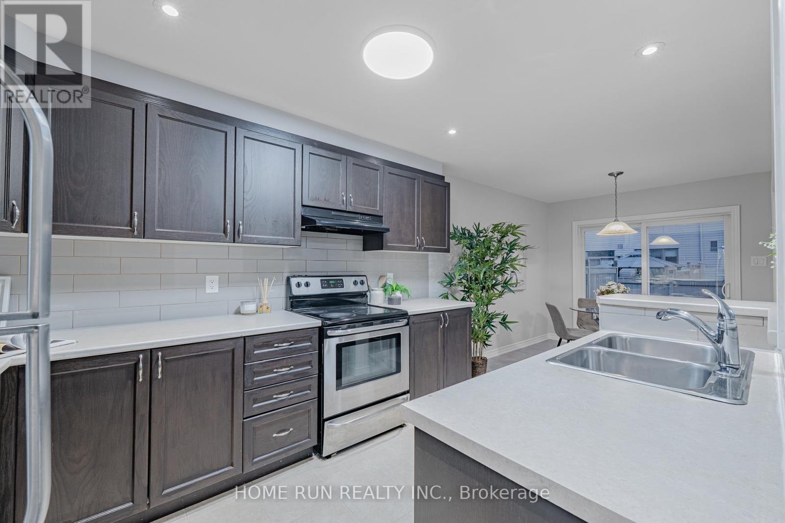 88 Buffalograss Crescent, Ottawa, Ontario  K2J 6H5 - Photo 18 - X12411368