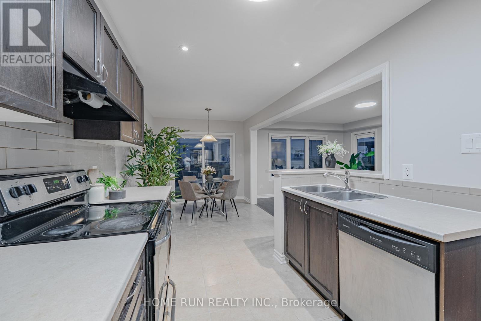 88 Buffalograss Crescent, Ottawa, Ontario  K2J 6H5 - Photo 19 - X12411368