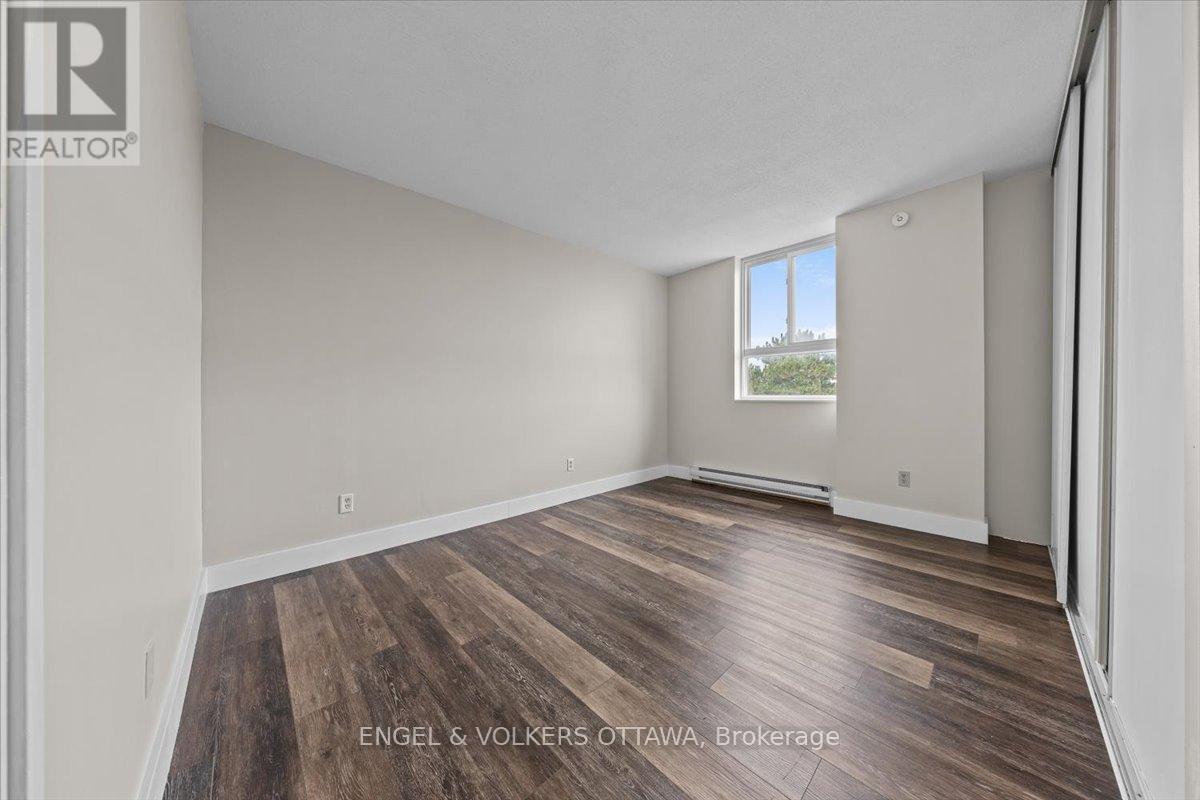 610 - 2020 Jasmine Crescent, Ottawa, Ontario  K1J 8K5 - Photo 10 - X12411411