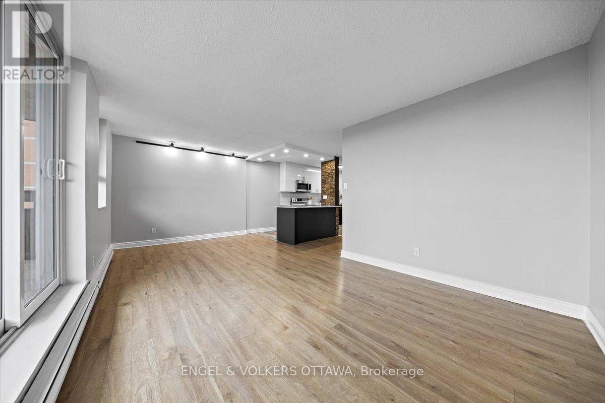 610 - 2020 Jasmine Crescent, Ottawa, Ontario  K1J 8K5 - Photo 6 - X12411411