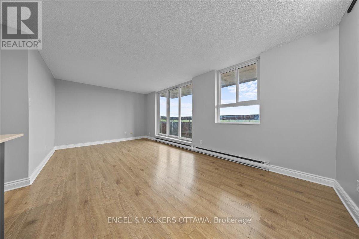 610 - 2020 Jasmine Crescent, Ottawa, Ontario  K1J 8K5 - Photo 7 - X12411411