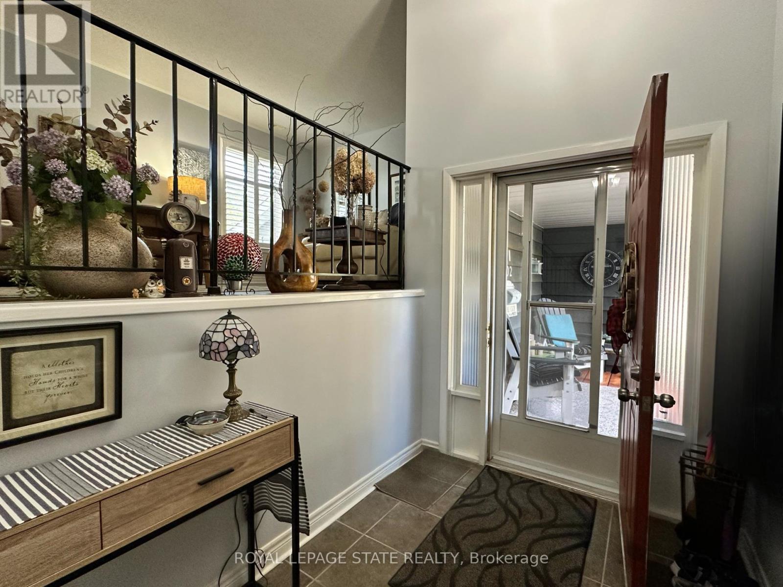 102 Jarrett Place, Haldimand, Ontario  N1A 3E5 - Photo 6 - X12411363