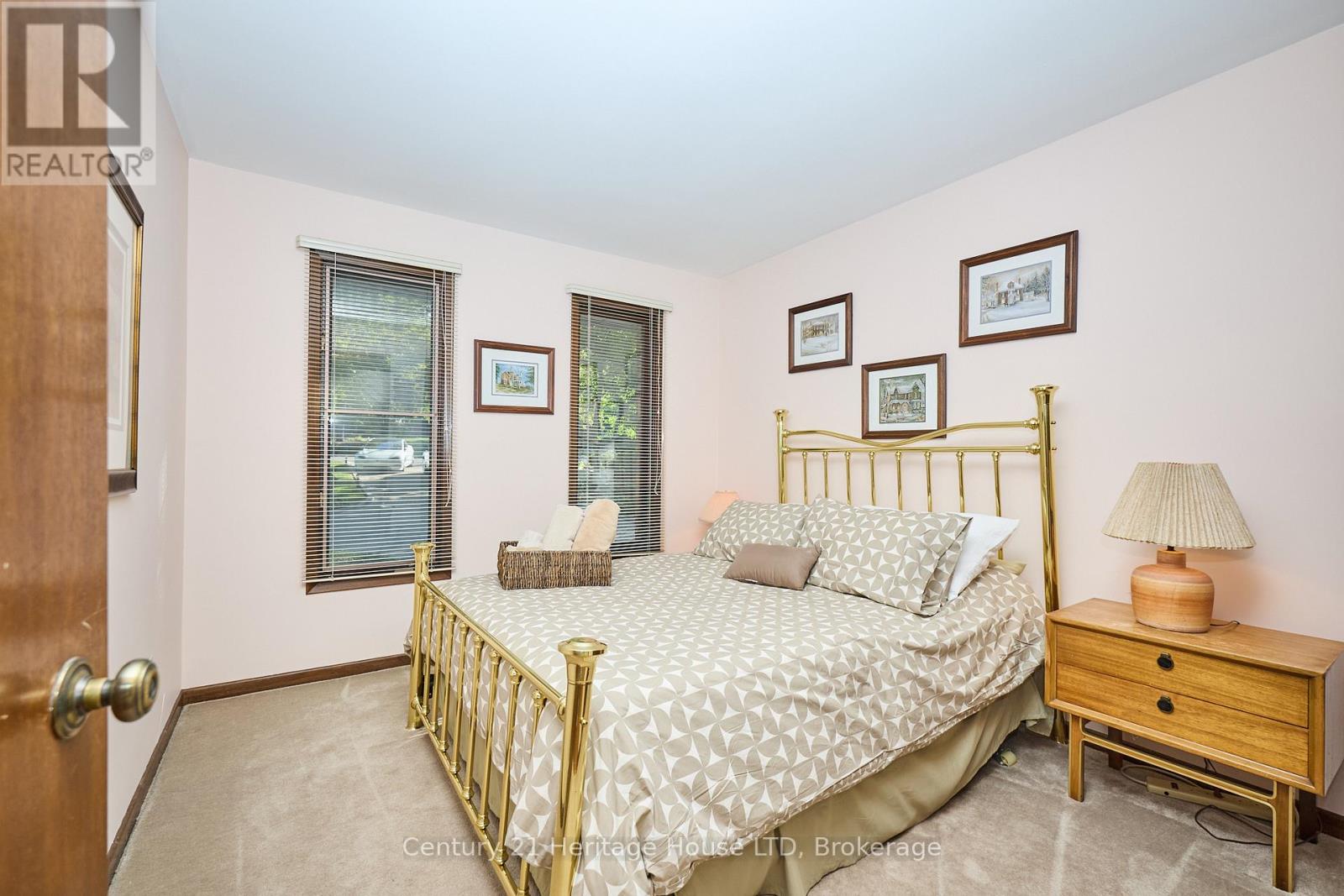 38 Melrose Drive, Niagara-On-The-Lake, Ontario  L0S 1J0 - Photo 14 - X12411451