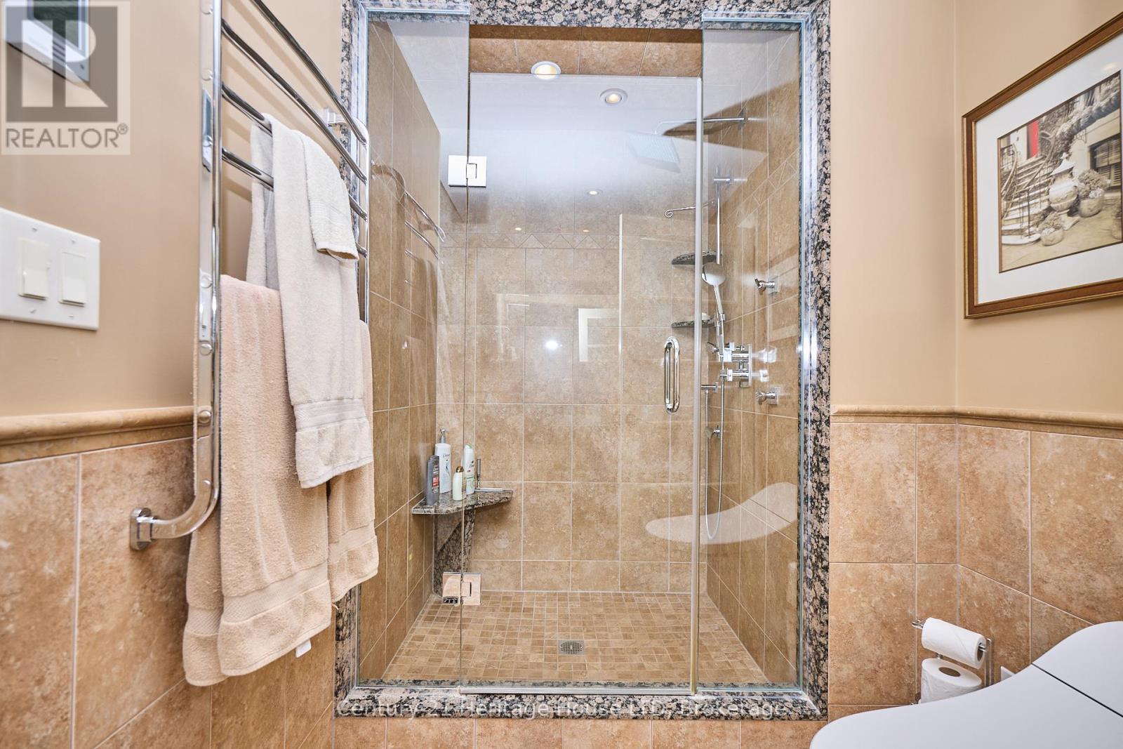 38 Melrose Drive, Niagara-On-The-Lake, Ontario  L0S 1J0 - Photo 18 - X12411451