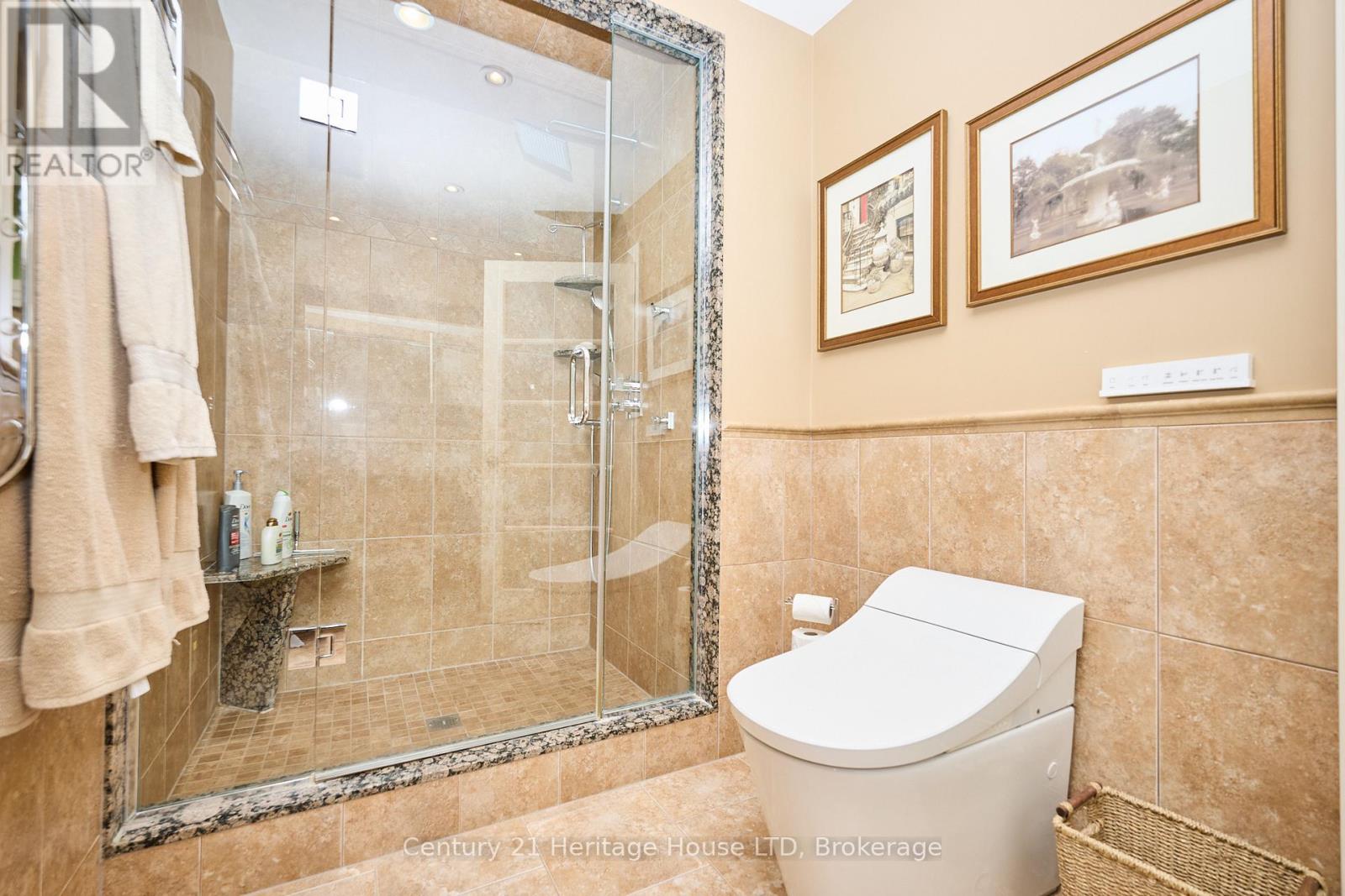 38 Melrose Drive, Niagara-On-The-Lake, Ontario  L0S 1J0 - Photo 19 - X12411451