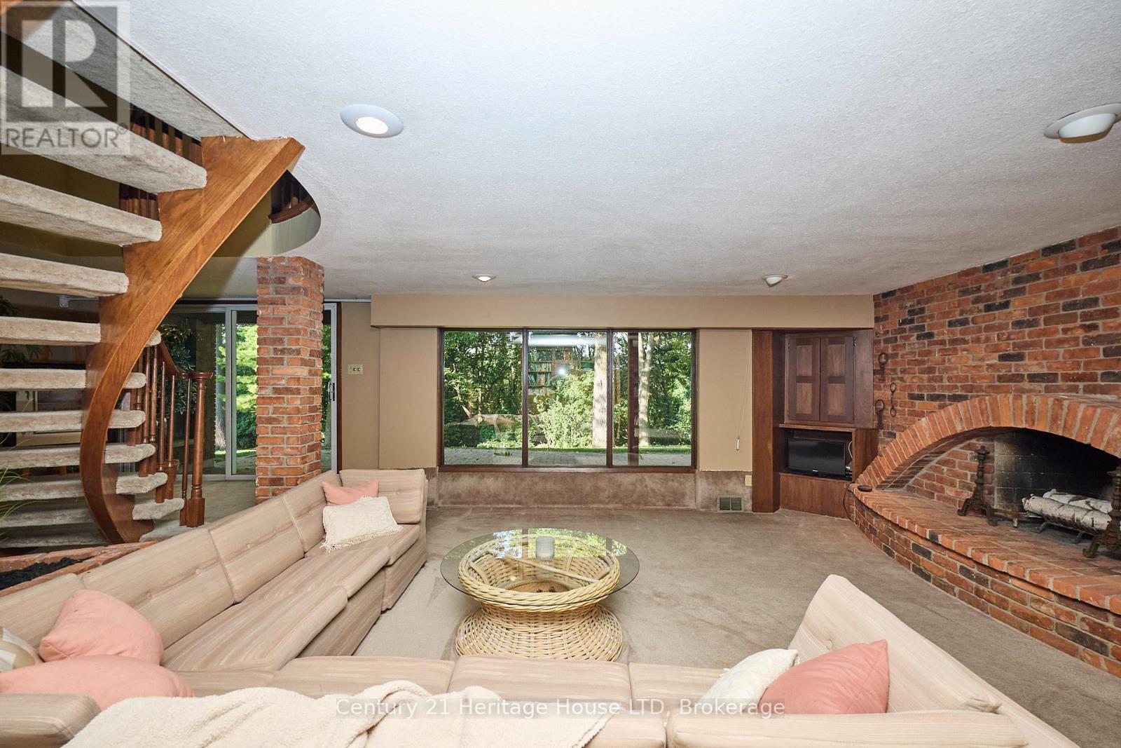 38 Melrose Drive, Niagara-On-The-Lake, Ontario  L0S 1J0 - Photo 21 - X12411451