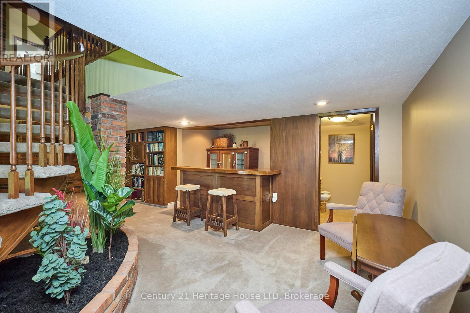 38 Melrose Drive, Niagara-On-The-Lake, Ontario  L0S 1J0 - Photo 23 - X12411451