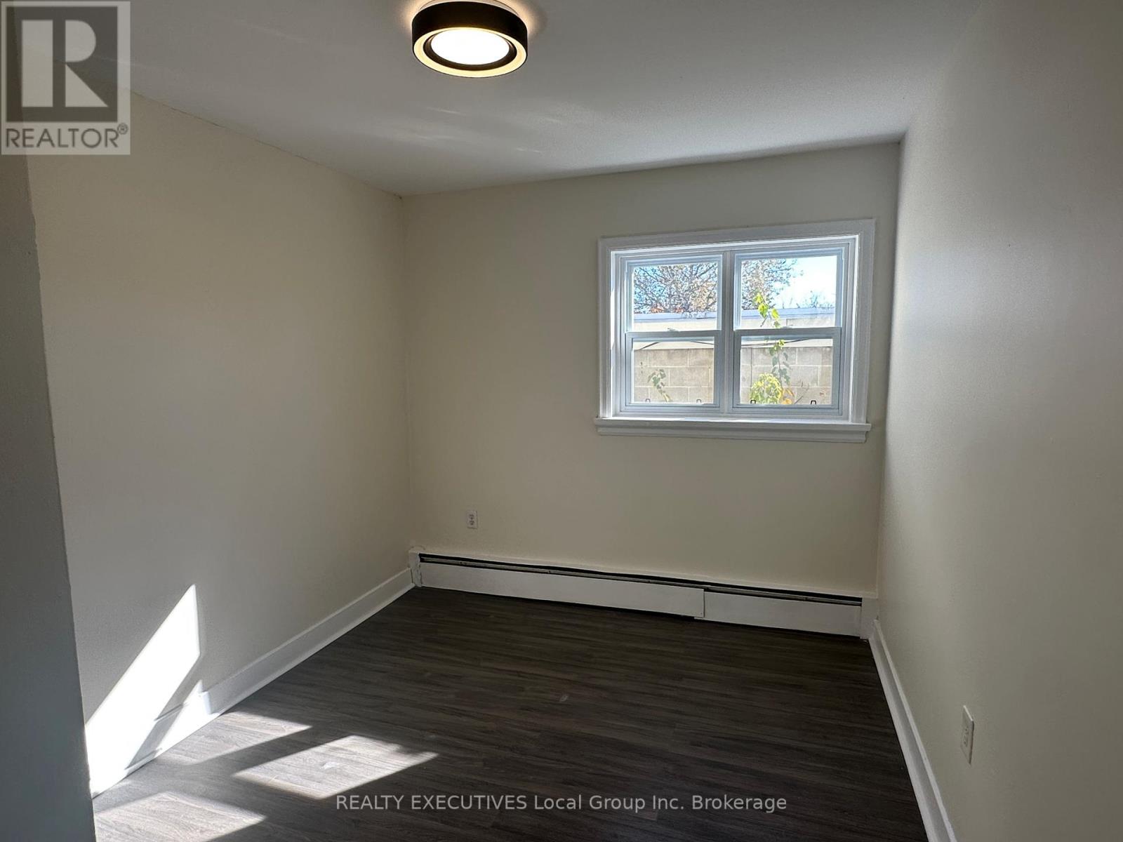 245 Mattawa Street, North Bay, Ontario  P1B 4M2 - Photo 10 - X12411450