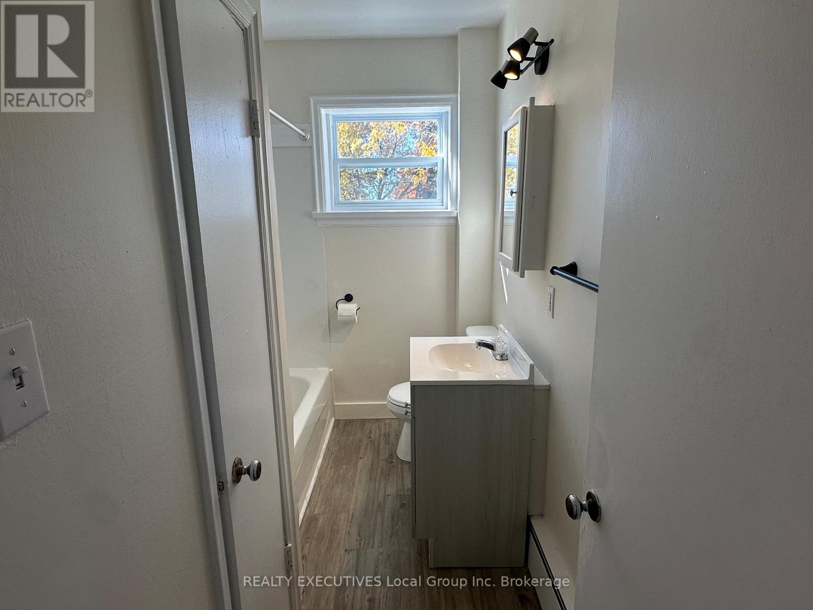 245 Mattawa Street, North Bay, Ontario  P1B 4M2 - Photo 11 - X12411450