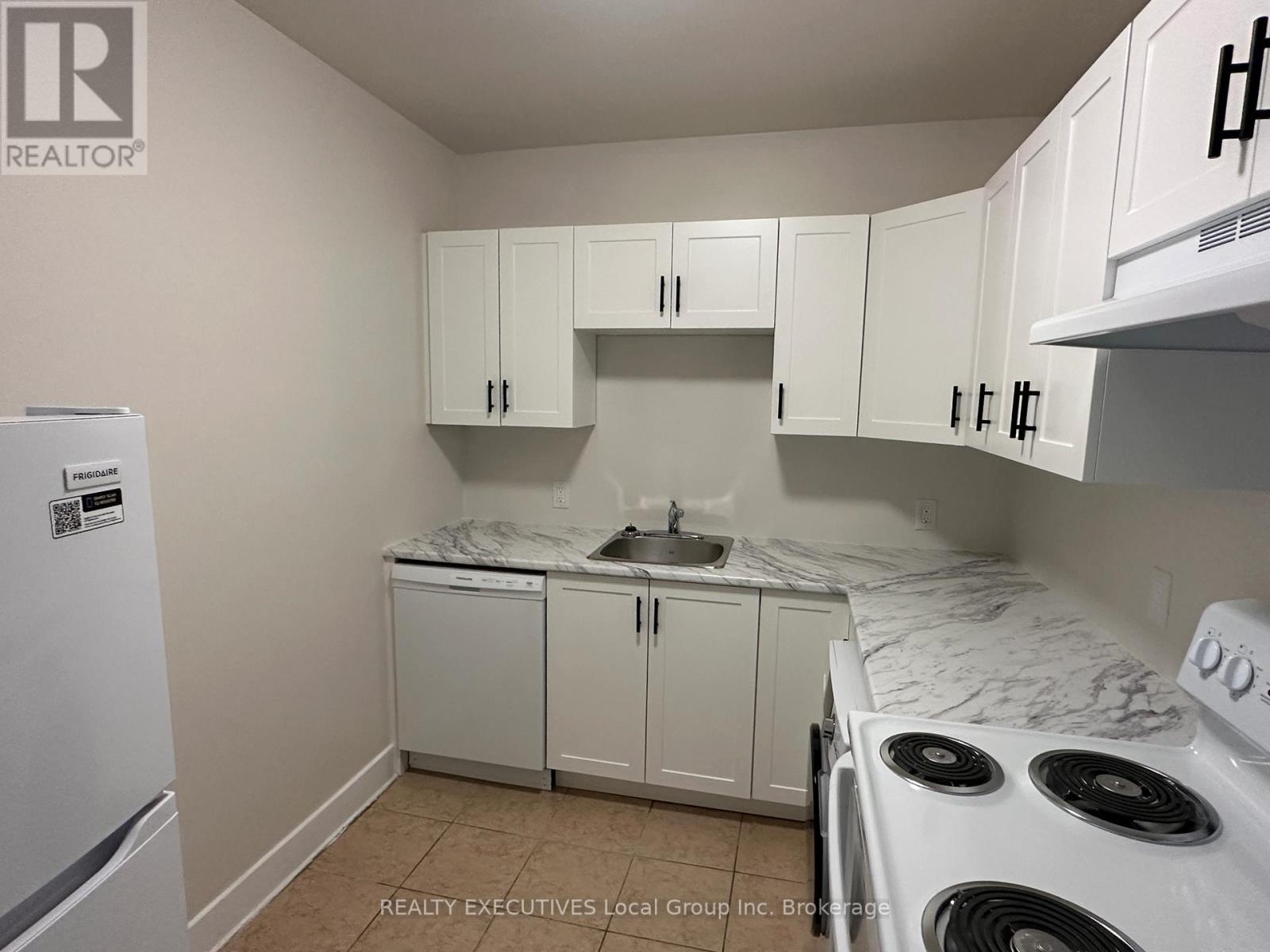 245 Mattawa Street, North Bay, Ontario  P1B 4M2 - Photo 13 - X12411450