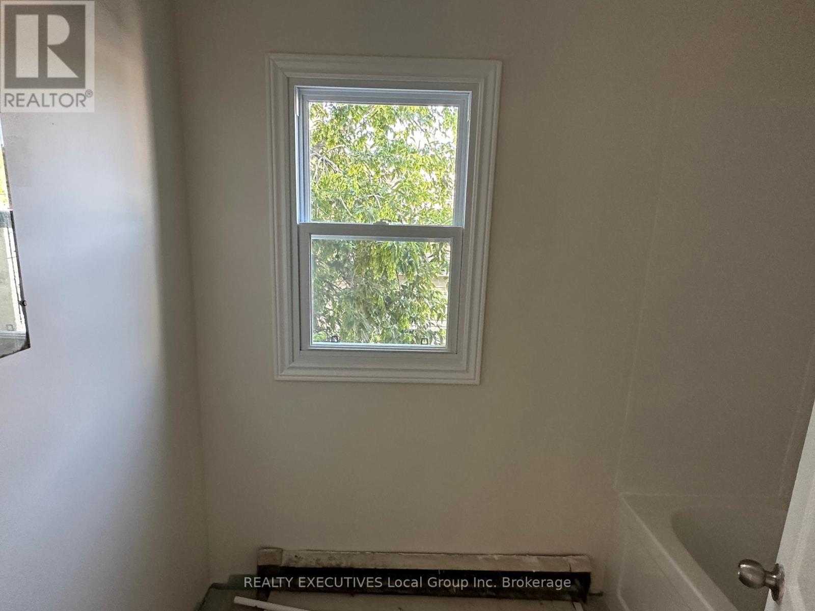 245 Mattawa Street, North Bay, Ontario  P1B 4M2 - Photo 33 - X12411450