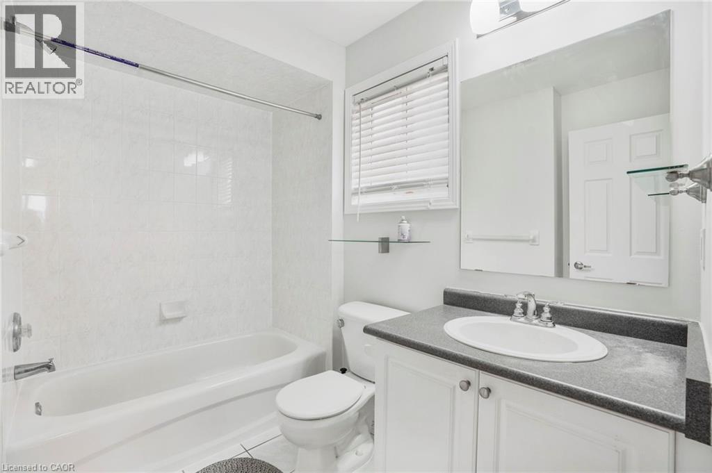 11 Meadow Wood Crescent Unit# Upper, Hamilton, Ontario  L8J 3Z7 - Photo 25 - 40771071