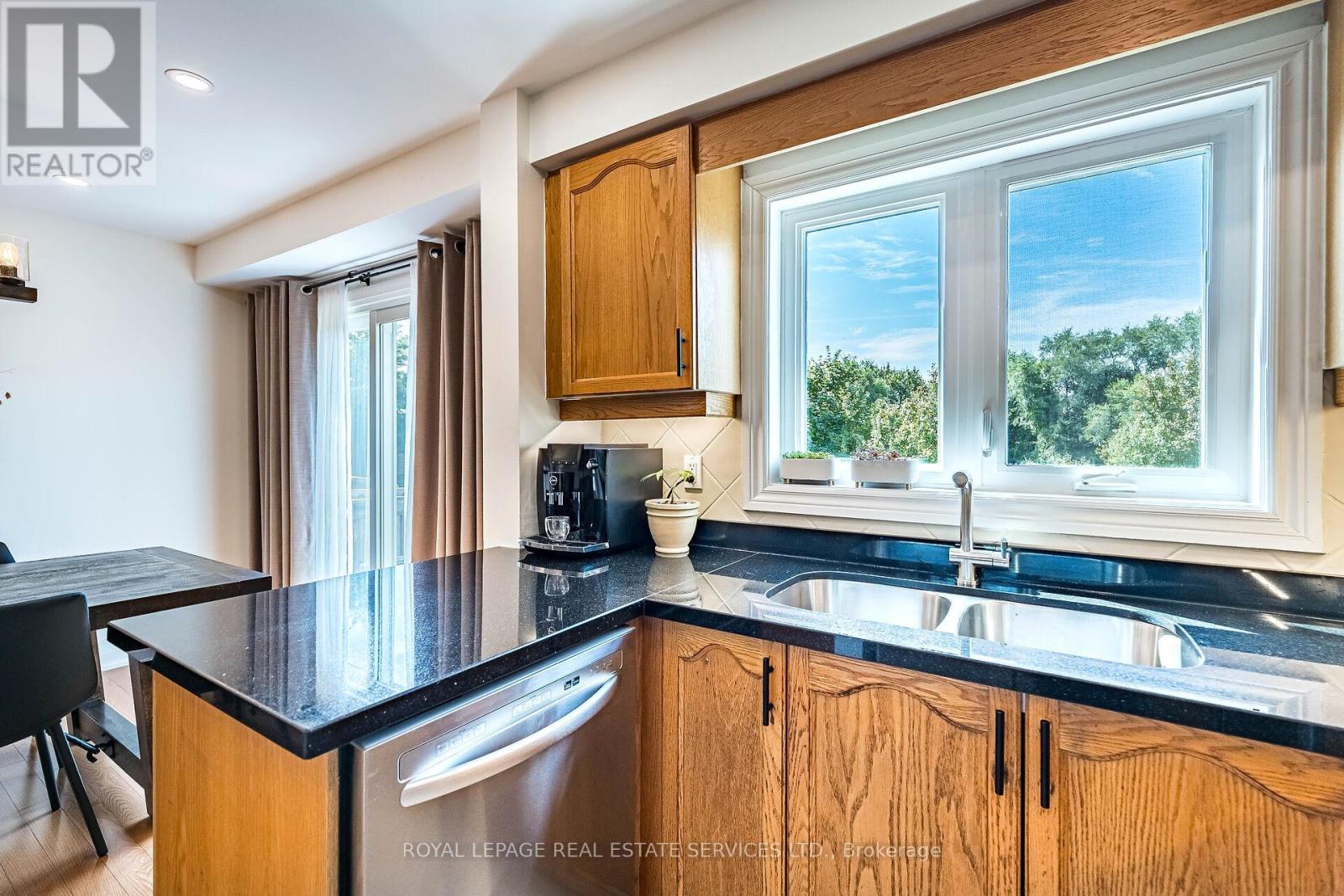 69 - 1588 South Parade Court, Mississauga, Ontario  L5M 6E7 - Photo 18 - W12401469