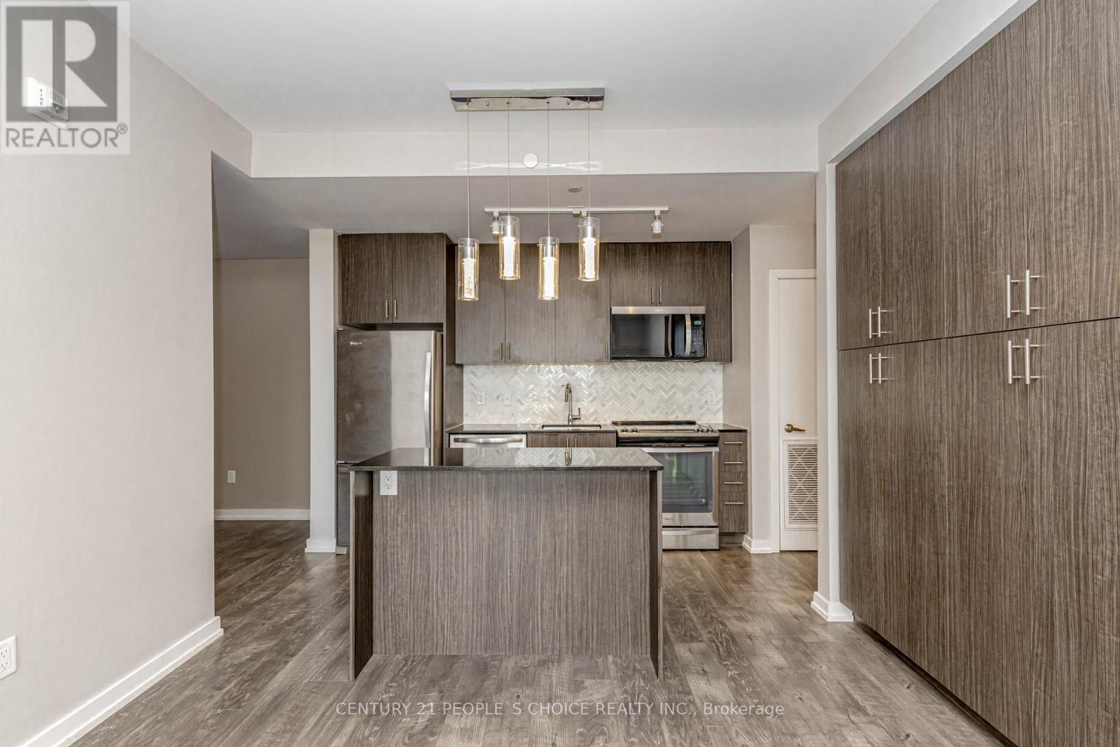 217 - 210 Sabina Drive, Oakville, Ontario  L6H 0W6 - Photo 14 - W12407831