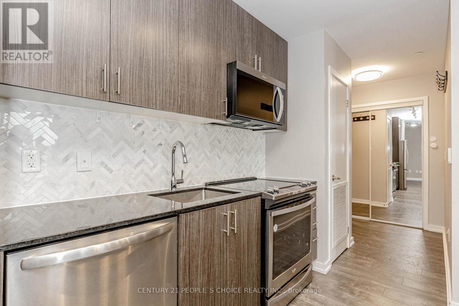 217 - 210 Sabina Drive, Oakville, Ontario  L6H 0W6 - Photo 18 - W12407831