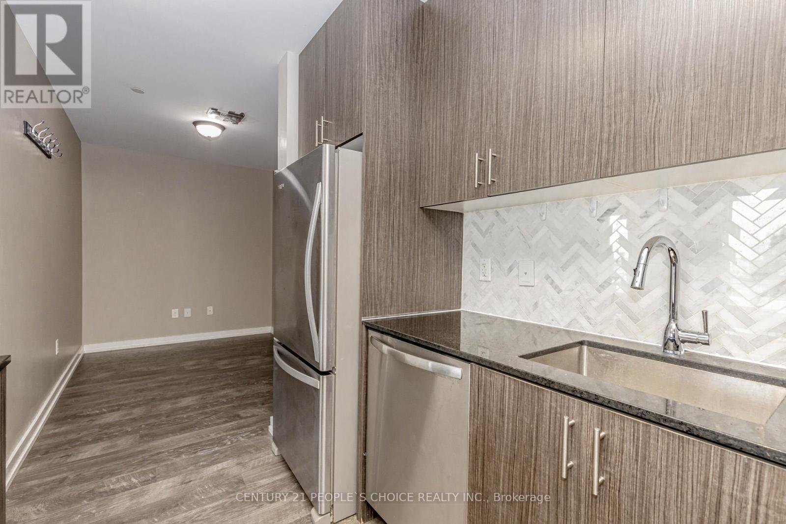 217 - 210 Sabina Drive, Oakville, Ontario  L6H 0W6 - Photo 17 - W12407831