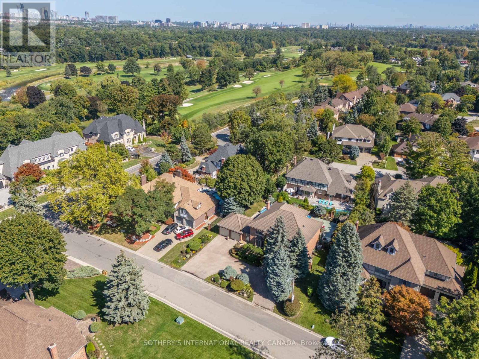 1070 Geran Crescent, Mississauga (Sheridan), Ontario  L5H 4A6 - Photo 45 - W12410359
