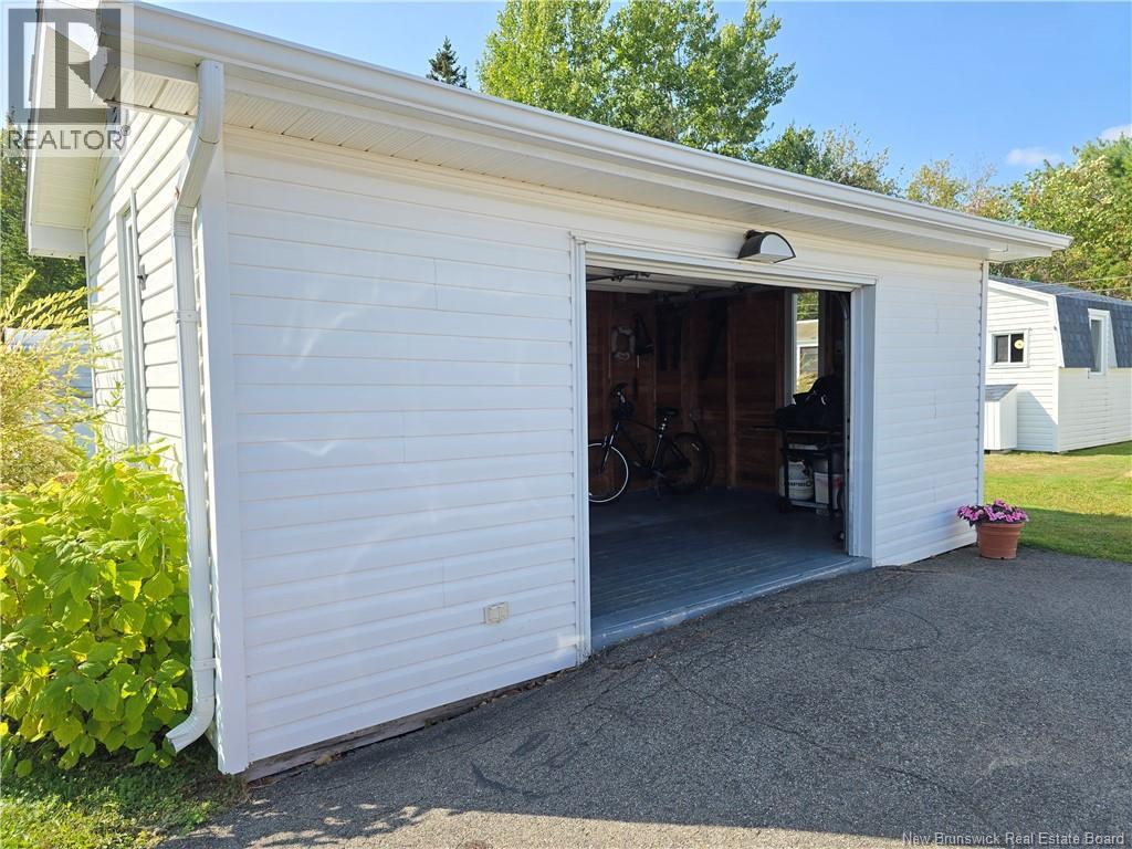 644 Principale, Beresford, New Brunswick  E8K 2B5 - Photo 6 - NB126819