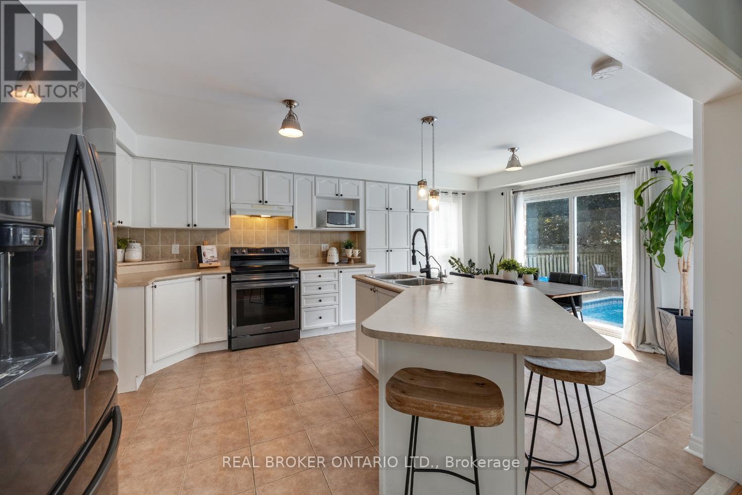 36 West Side Drive, Clarington, Ontario  L1C 4Y8 - Photo 14 - E12411542