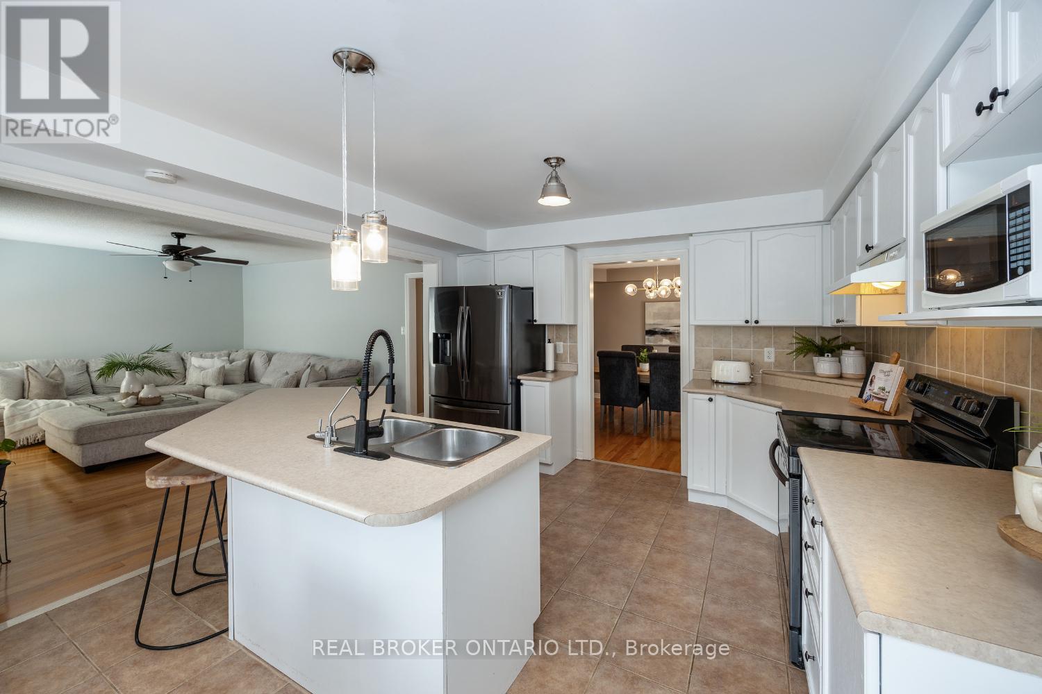 36 West Side Drive, Clarington, Ontario  L1C 4Y8 - Photo 15 - E12411542
