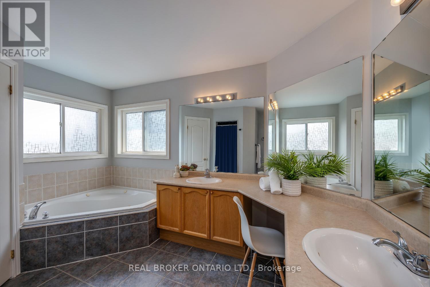 36 West Side Drive, Clarington, Ontario  L1C 4Y8 - Photo 24 - E12411542