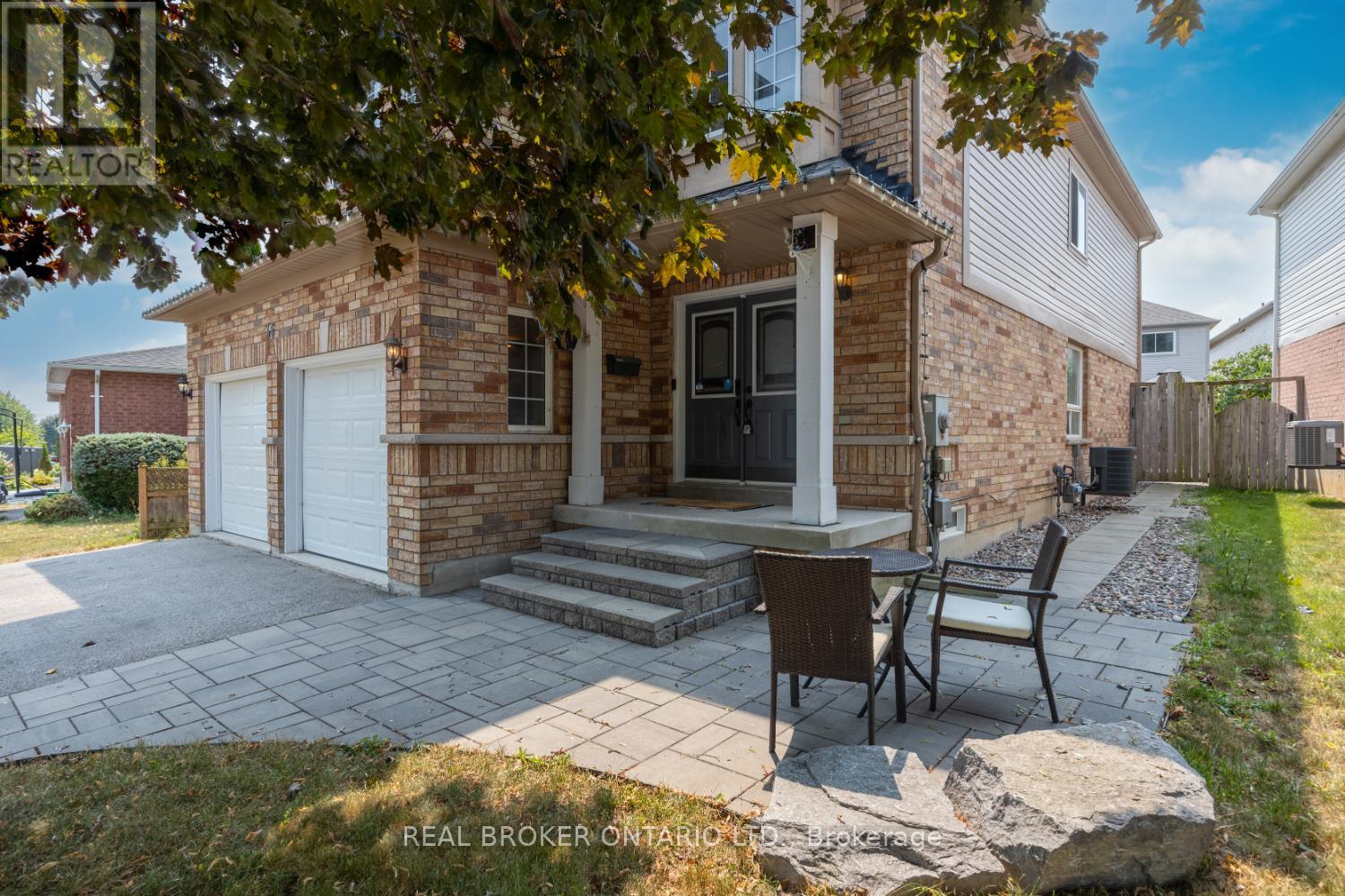 36 West Side Drive, Clarington, Ontario  L1C 4Y8 - Photo 4 - E12411542