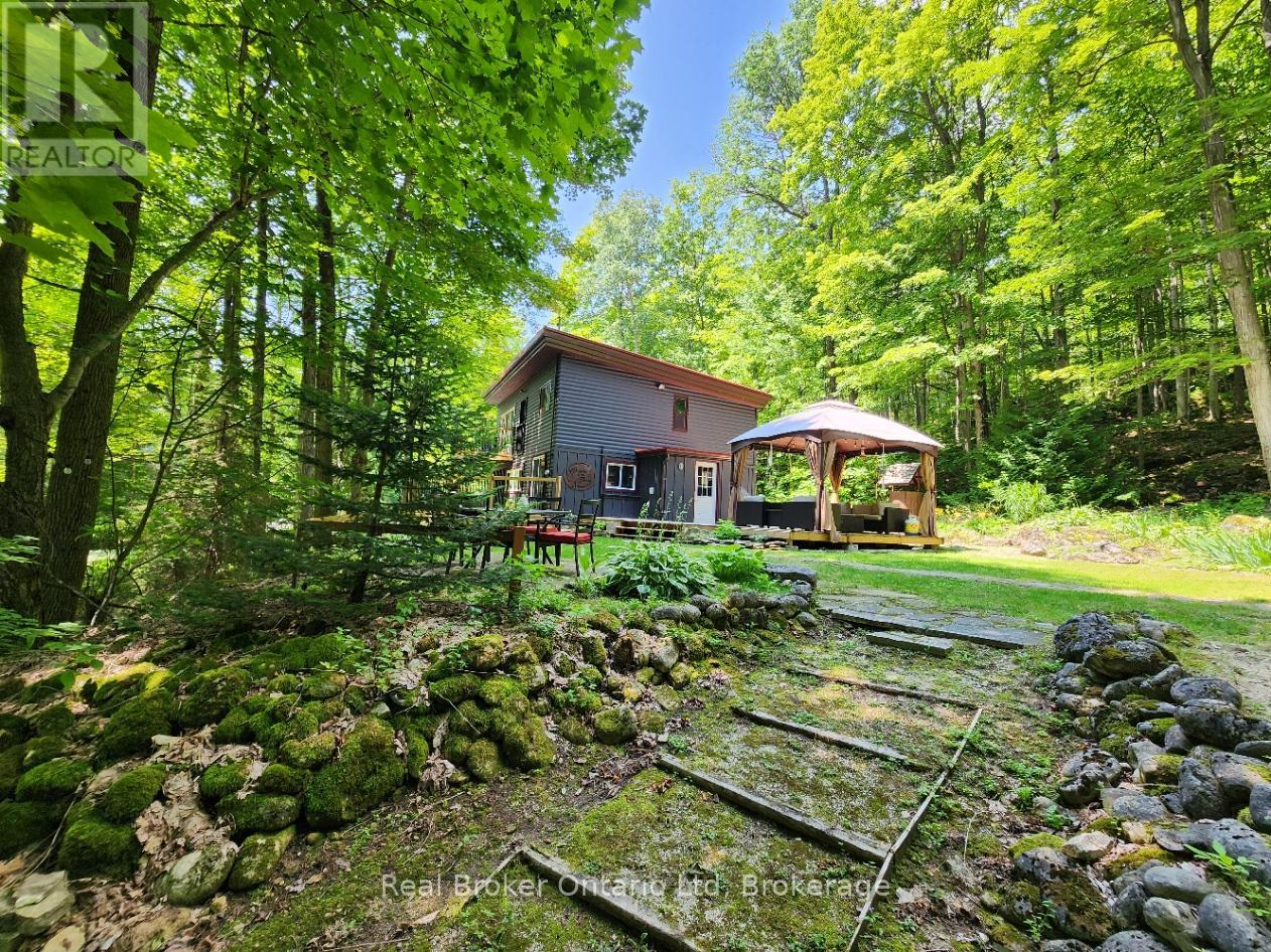 12 7th Avenue, South Bruce Peninsula, Ontario  N0H 2T0 - Photo 26 - X12411502