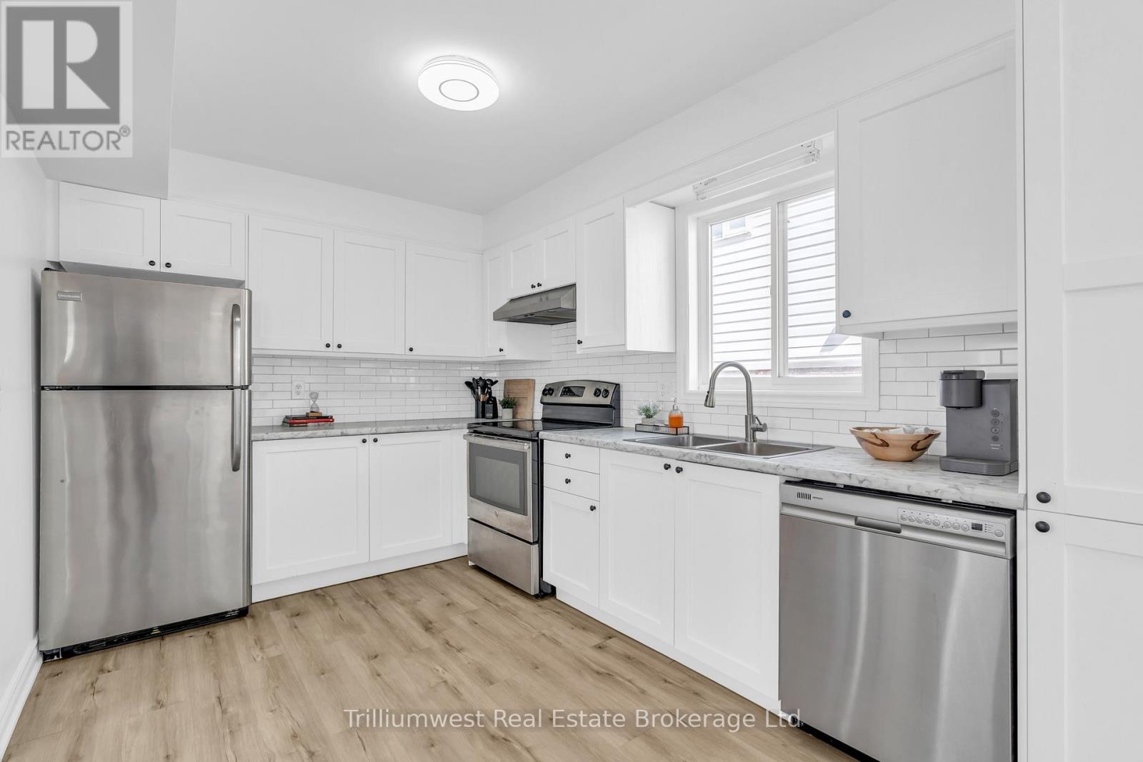 12 Mccurdy Road, Guelph (Kortright West), Ontario  N1G 4Y6 - Photo 7 - X12411557