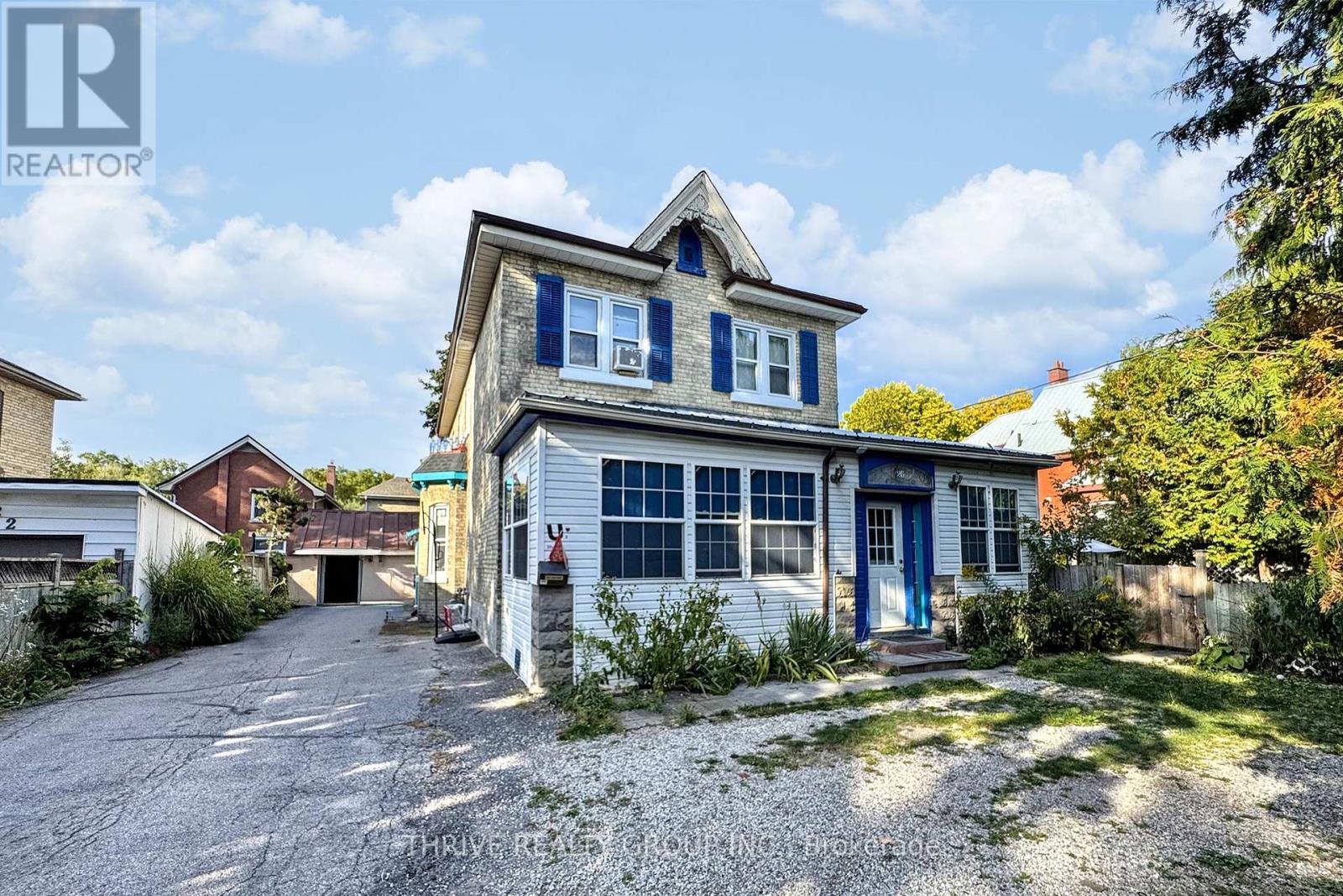 UPPER - 26 VICTOR STREET, London South, Ontario