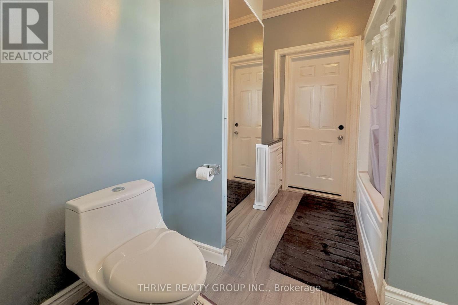 Upper - 26 Victor Street, London South, Ontario  N6C 1B7 - Photo 10 - X12411548