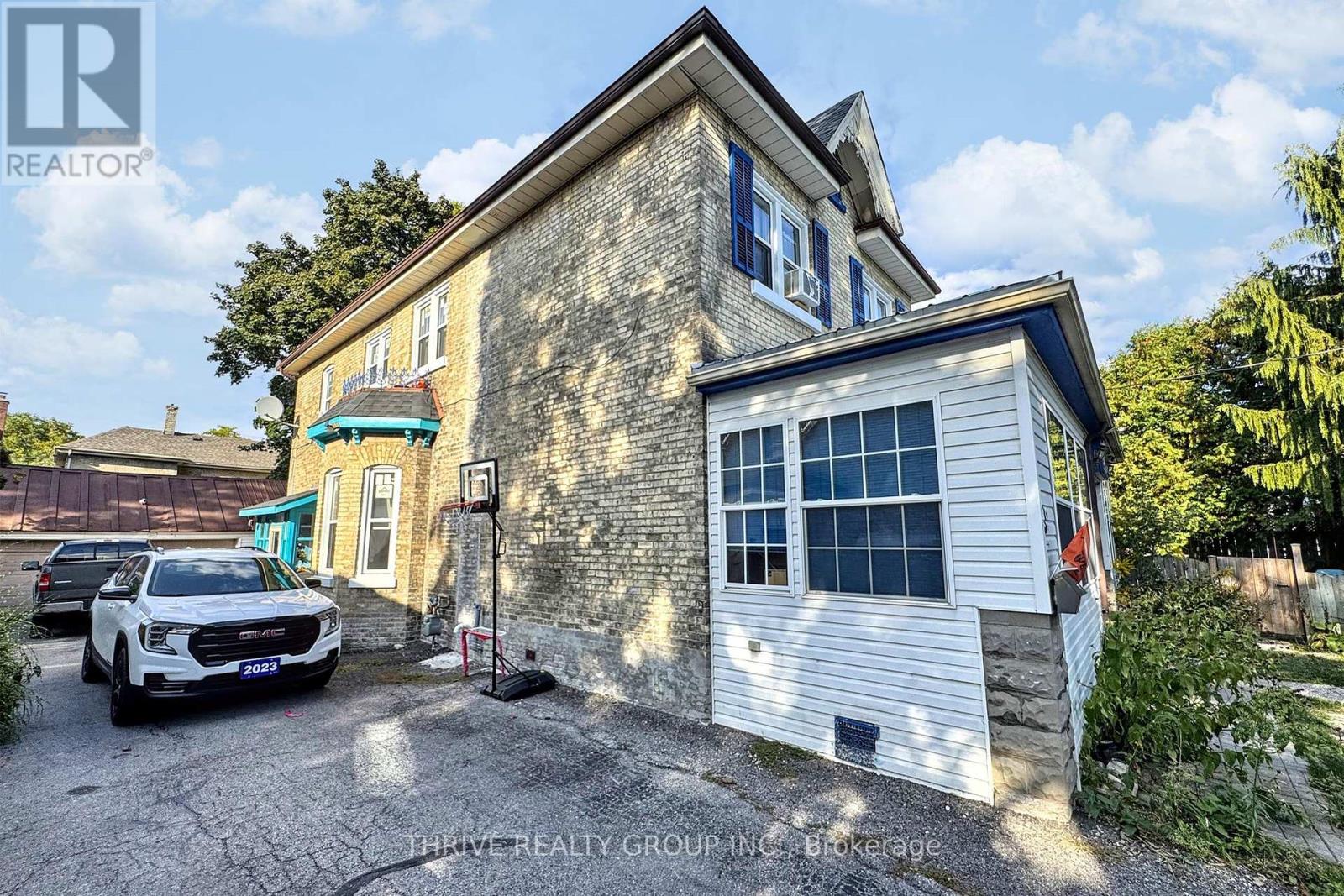 Upper - 26 Victor Street, London South, Ontario  N6C 1B7 - Photo 2 - X12411548