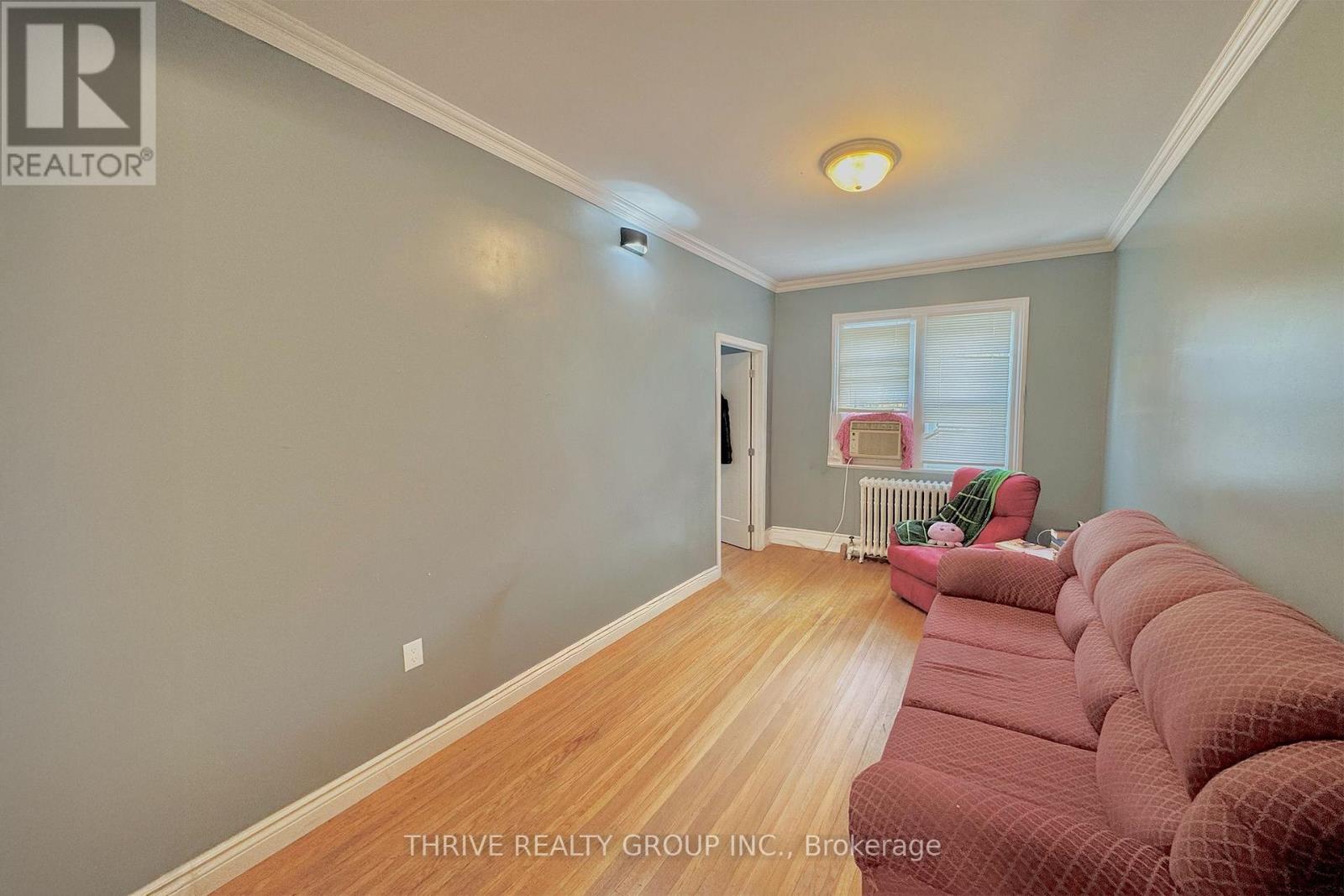 Upper - 26 Victor Street, London South, Ontario  N6C 1B7 - Photo 6 - X12411548