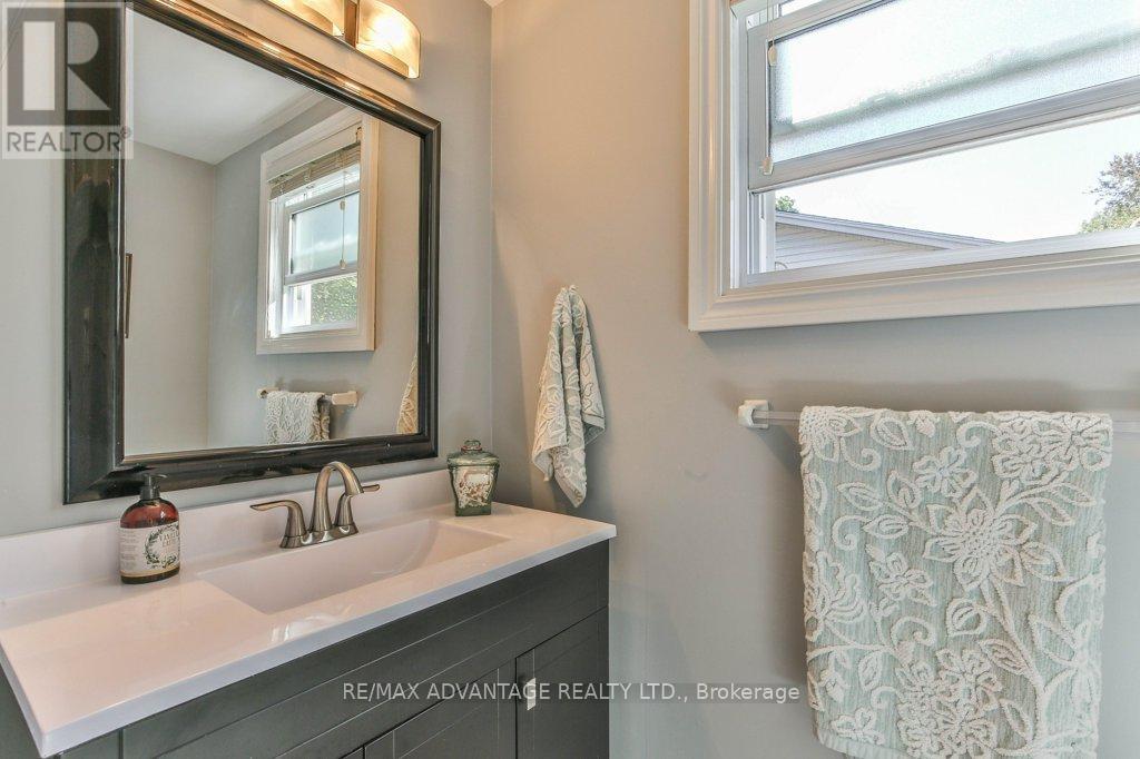 70 Fairlane Road, London South, Ontario  N6K 3E4 - Photo 30 - X12411585