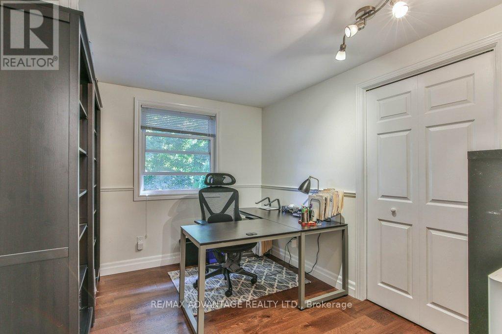 70 Fairlane Road, London South, Ontario  N6K 3E4 - Photo 35 - X12411585