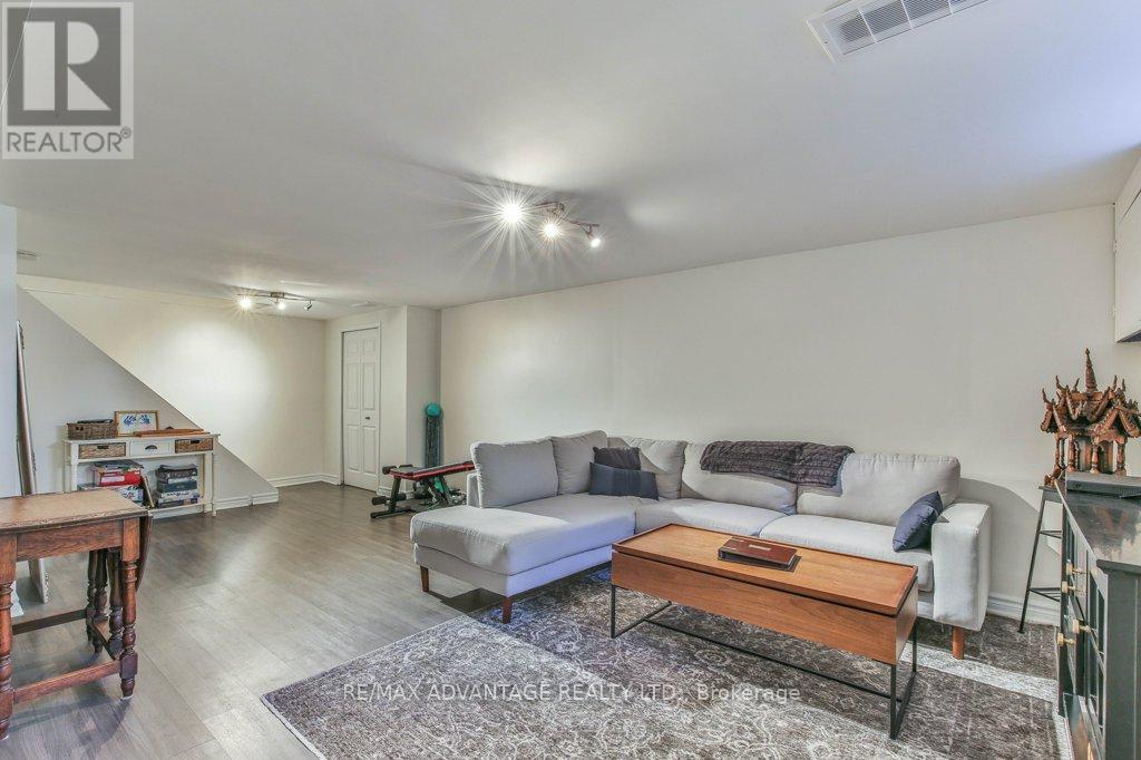 70 Fairlane Road, London South, Ontario  N6K 3E4 - Photo 39 - X12411585