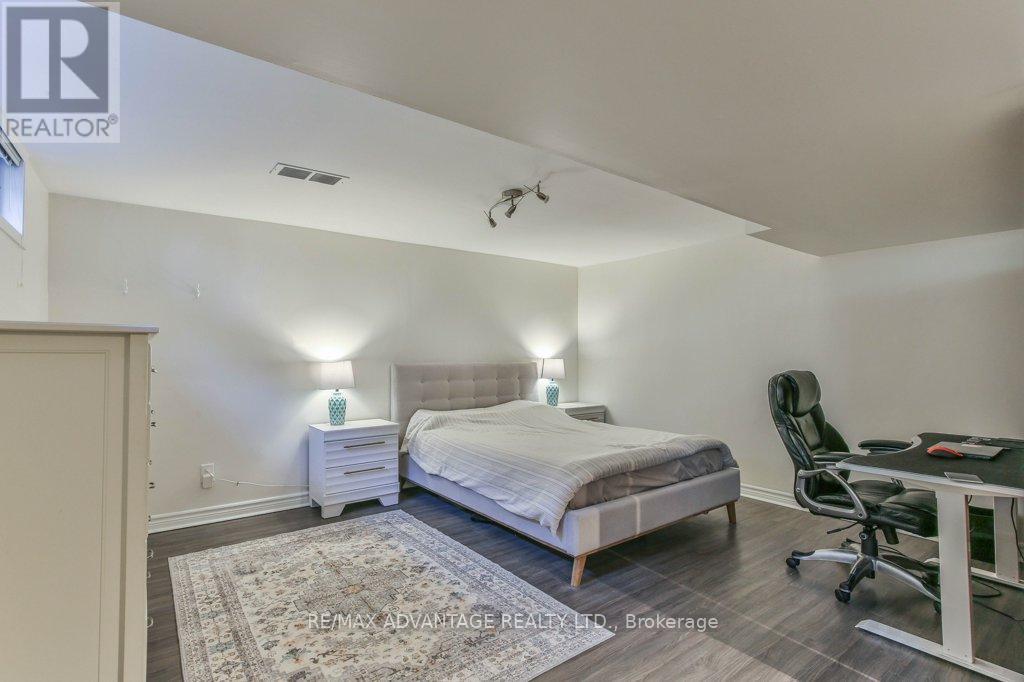 70 Fairlane Road, London South, Ontario  N6K 3E4 - Photo 41 - X12411585