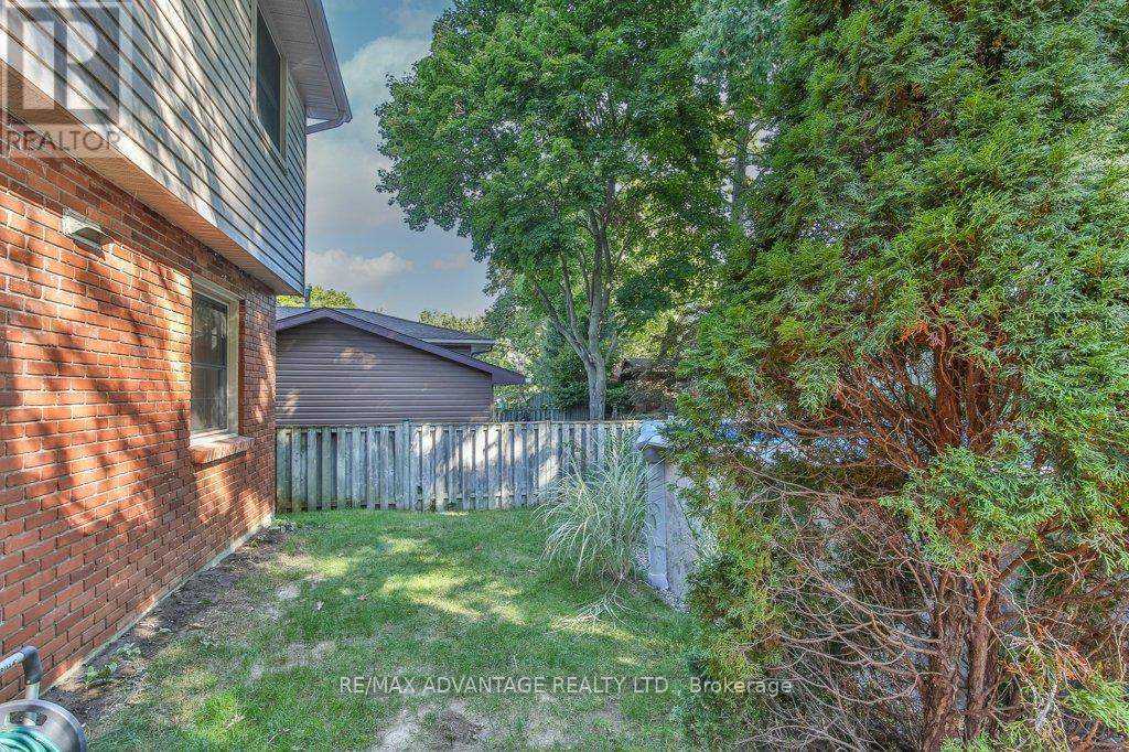 70 Fairlane Road, London South, Ontario  N6K 3E4 - Photo 45 - X12411585