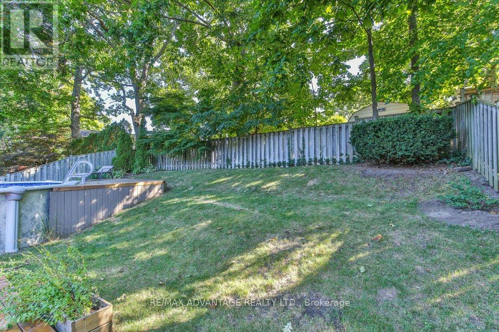 70 Fairlane Road, London South, Ontario  N6K 3E4 - Photo 48 - X12411585
