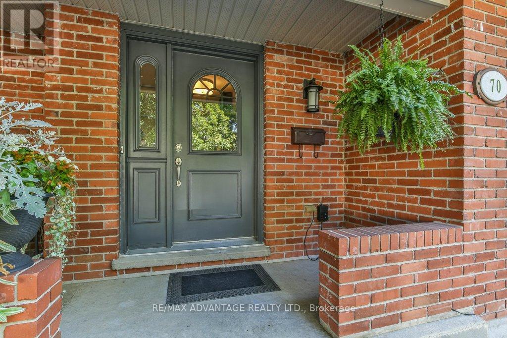 70 Fairlane Road, London South, Ontario  N6K 3E4 - Photo 5 - X12411585
