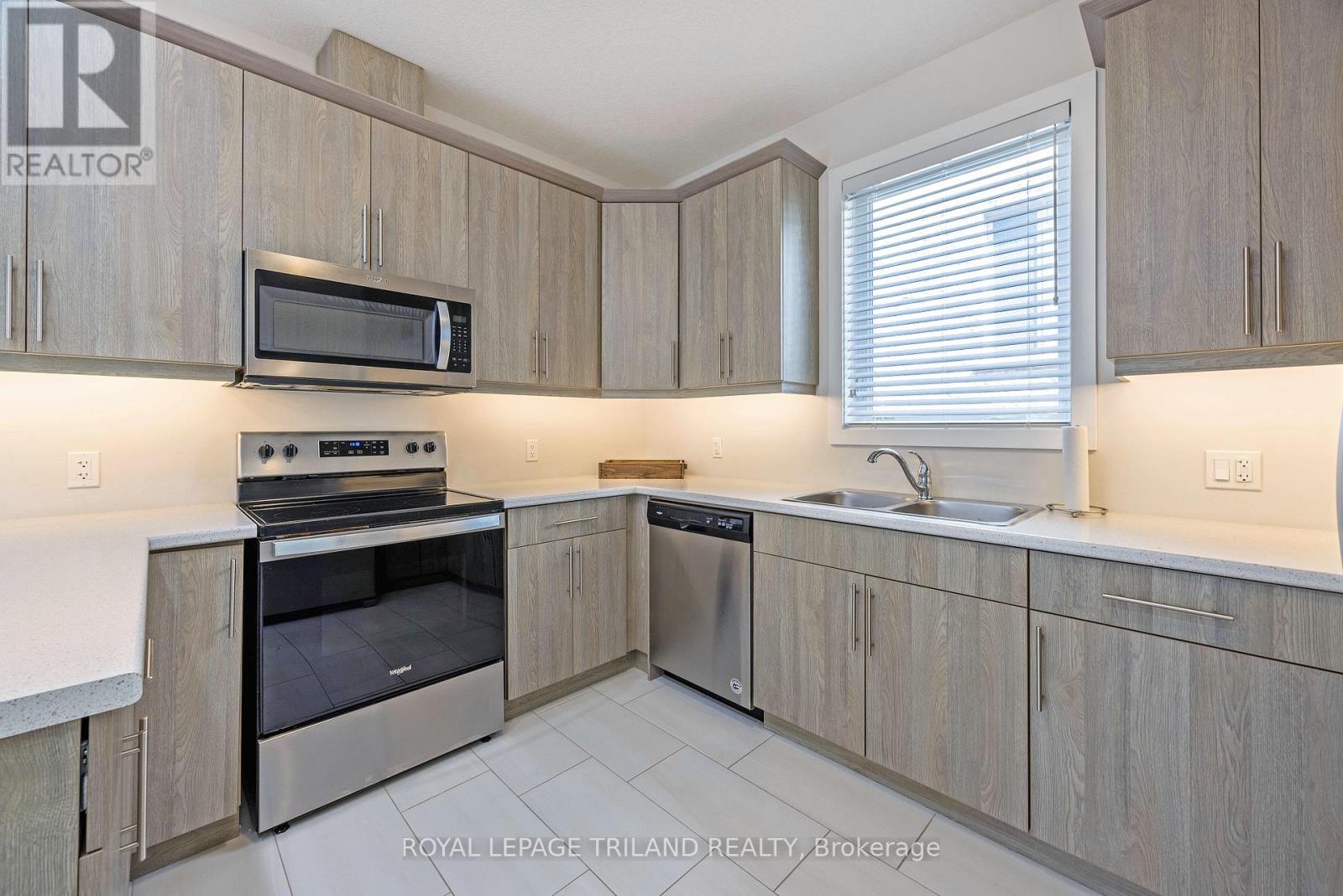 2467 Irish Moss Road, London South (South U), Ontario  N6M 0A2 - Photo 10 - X12411669