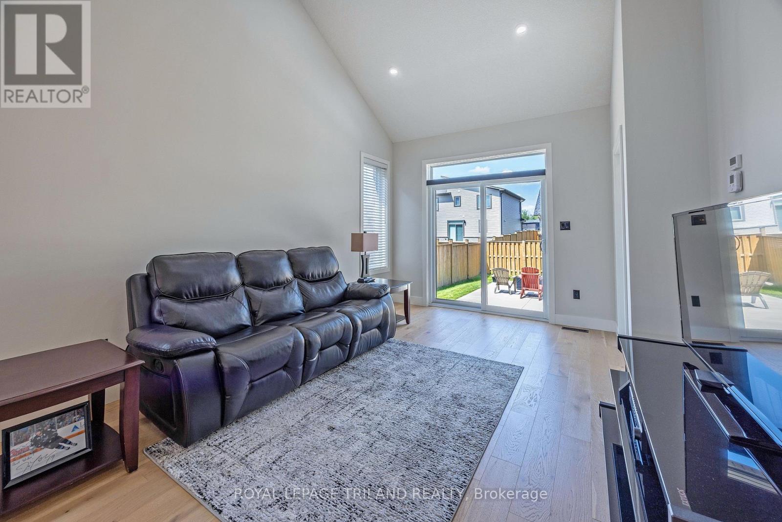 2467 Irish Moss Road, London South (South U), Ontario  N6M 0A2 - Photo 14 - X12411669