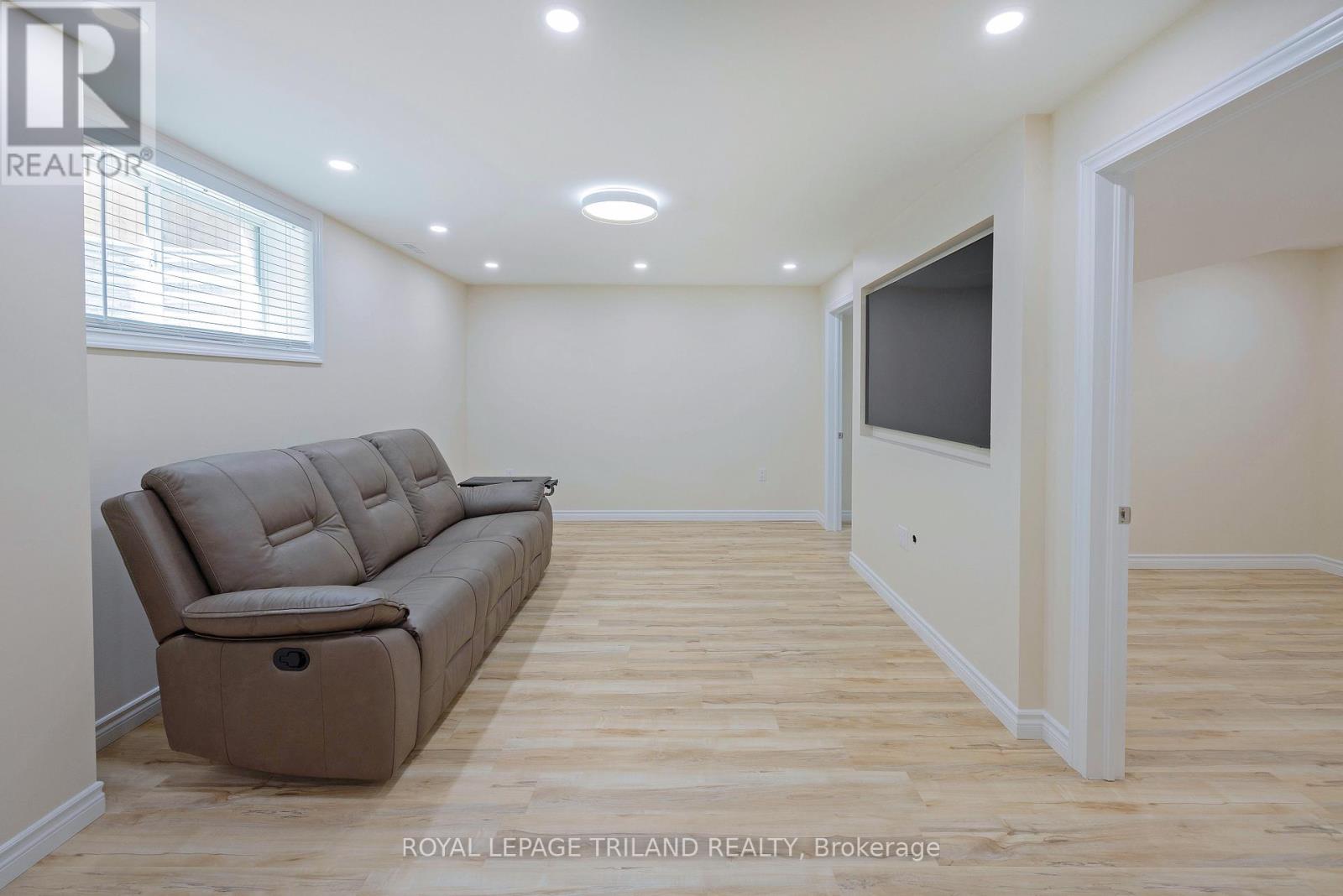 2467 Irish Moss Road, London South (South U), Ontario  N6M 0A2 - Photo 30 - X12411669